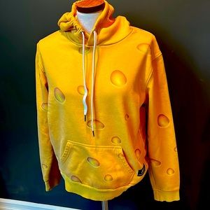 Woman’s size L Wisconsin original cheese factory sweatshirt